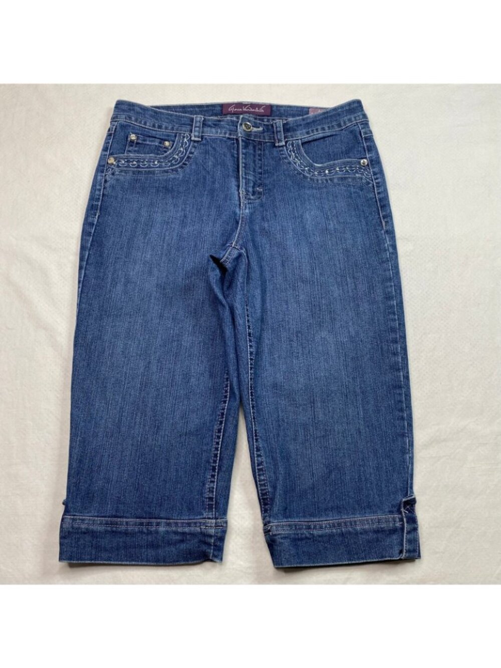 Gloria Vanderbilt Blue Denim Capri Jeans Size 8 With Cuffed Hem & Embroidered Po - Picture 2 of 13